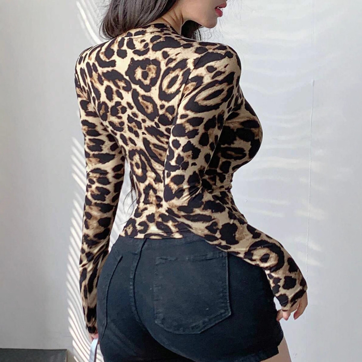 Chaqueta corta de manga larga  - Jackets reseña y precio